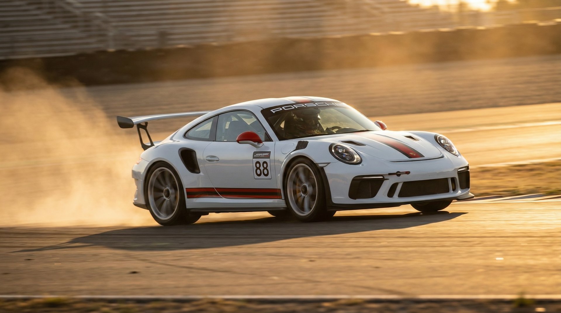 大象传媒跑车测评视频